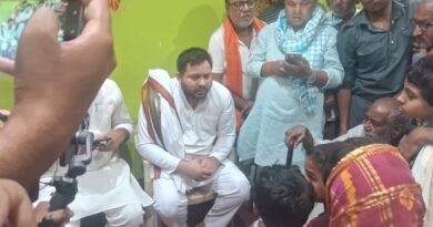 तेजस्वी यादव ने नवगछिया हत्या पीड़ित परिवार से की मुलाकात, बिहार में बढ़ते अपराध पर उठाए सवाल